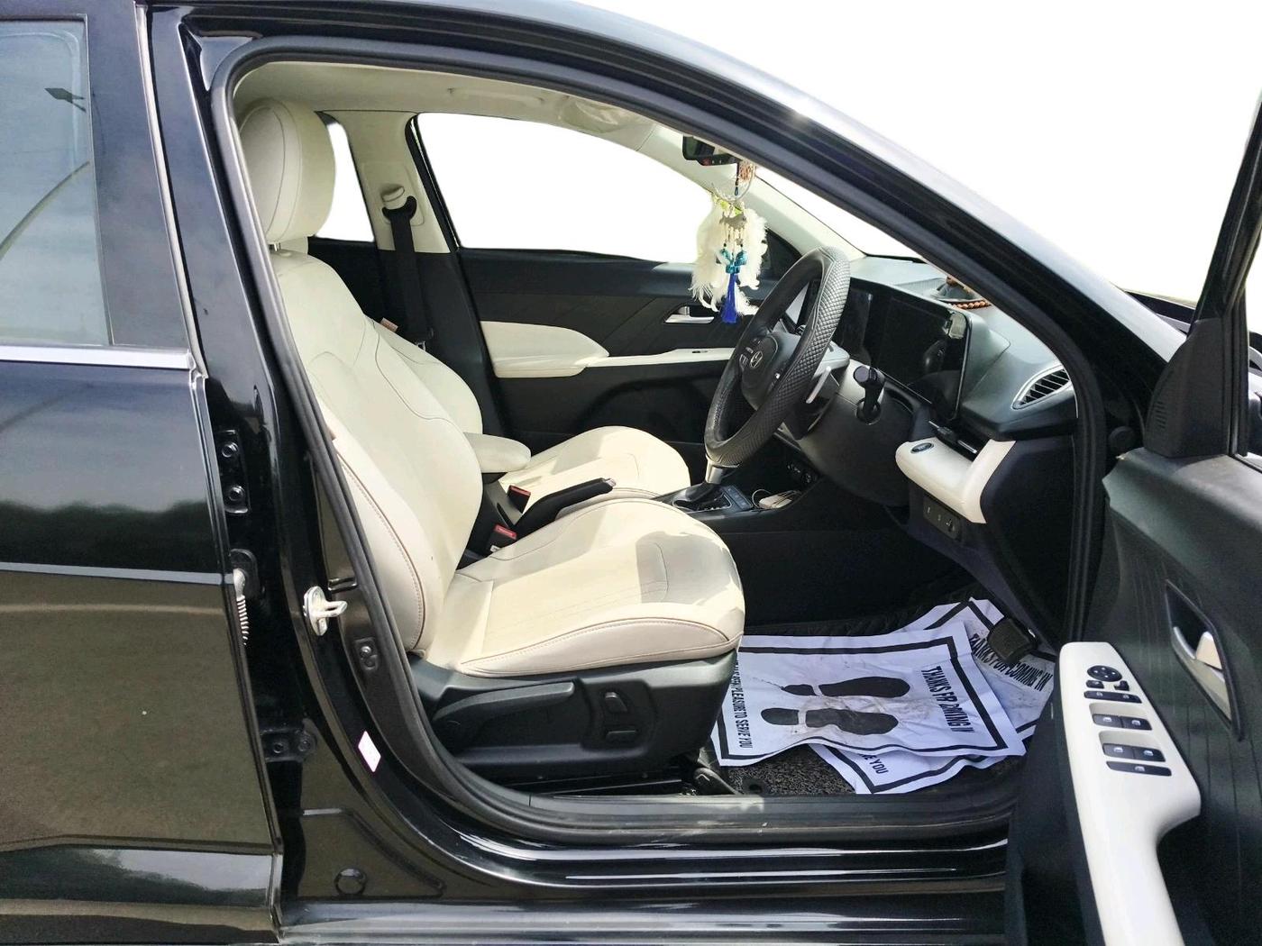 2023 Hyundai Verna SX(O) 1.5 MPI IVT , Petrol, Automatic, 20,590 km, interior