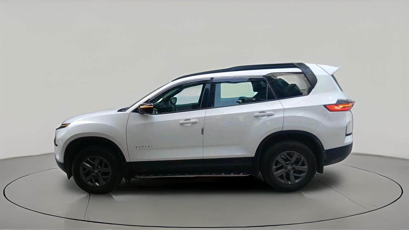2024 Tata Safari PURE PLUS S, Diesel, Manual, 86,219 km, exterior