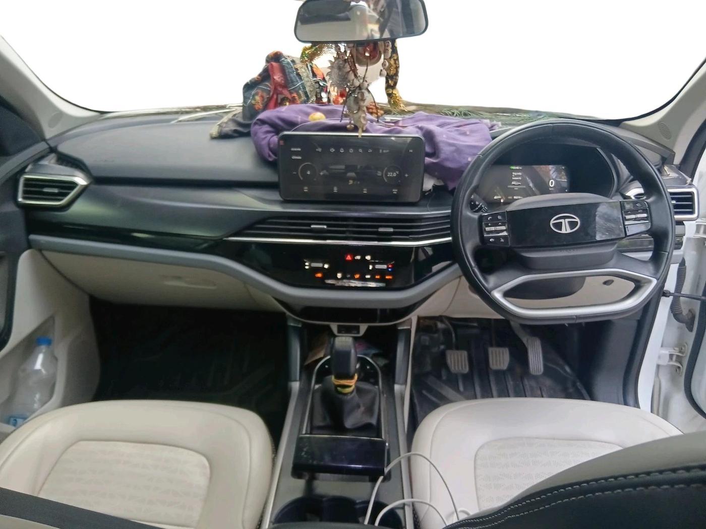 2024 Tata Safari PURE PLUS S, Diesel, Manual, 86,219 km, interior
