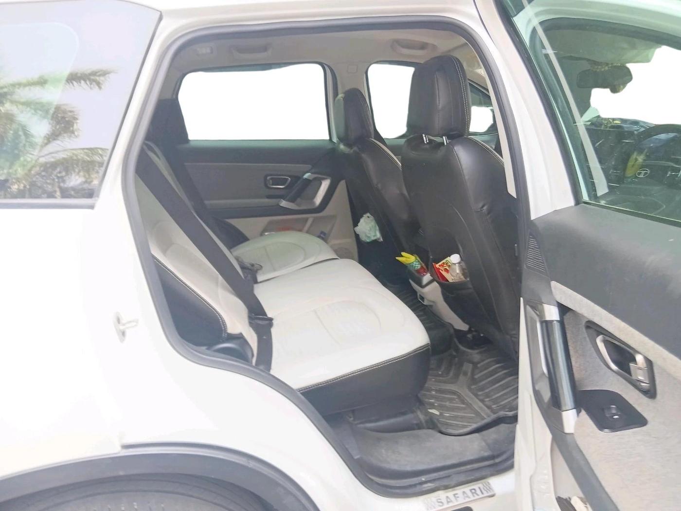 2024 Tata Safari PURE PLUS S, Diesel, Manual, 86,219 km, interior