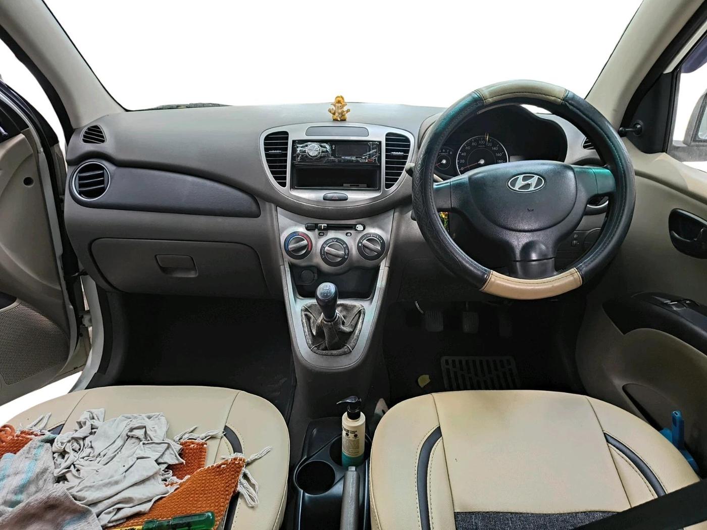 2011 Hyundai i10 ERA 1.1, CNG, Manual, 1,08,271 km, interior