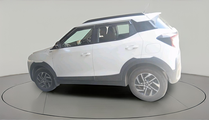 2025 Mahindra XUV 3XO AX5 1.2 L TCMPFI AT, Petrol, Automatic, 8,120 km, exterior