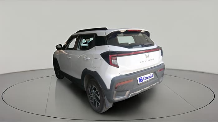 2025 Mahindra XUV 3XO AX5 1.2 L TCMPFI AT, Petrol, Automatic, 8,120 km, exterior