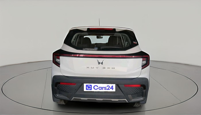2025 Mahindra XUV 3XO AX5 1.2 L TCMPFI AT, Petrol, Automatic, 8,120 km, exterior