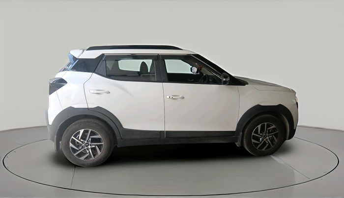 2025 Mahindra XUV 3XO AX5 1.2 L TCMPFI AT, Petrol, Automatic, 8,120 km, exterior