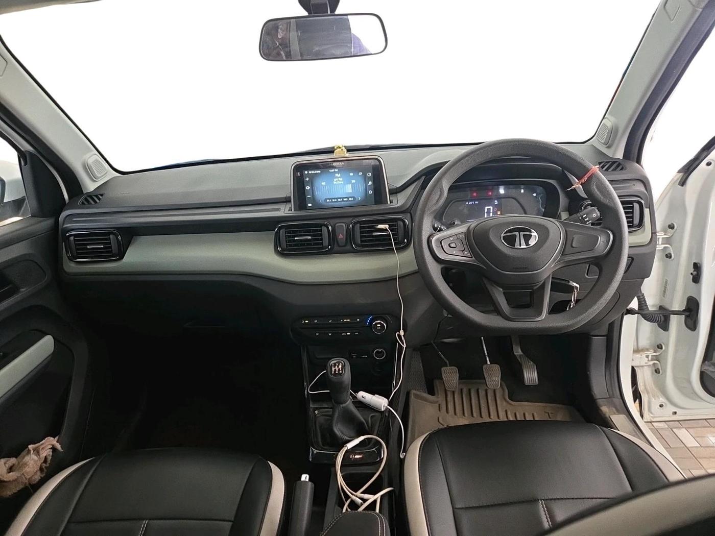 2025 Tata PUNCH Adventure Plus iCNG, CNG, Manual, 3,086 km, interior