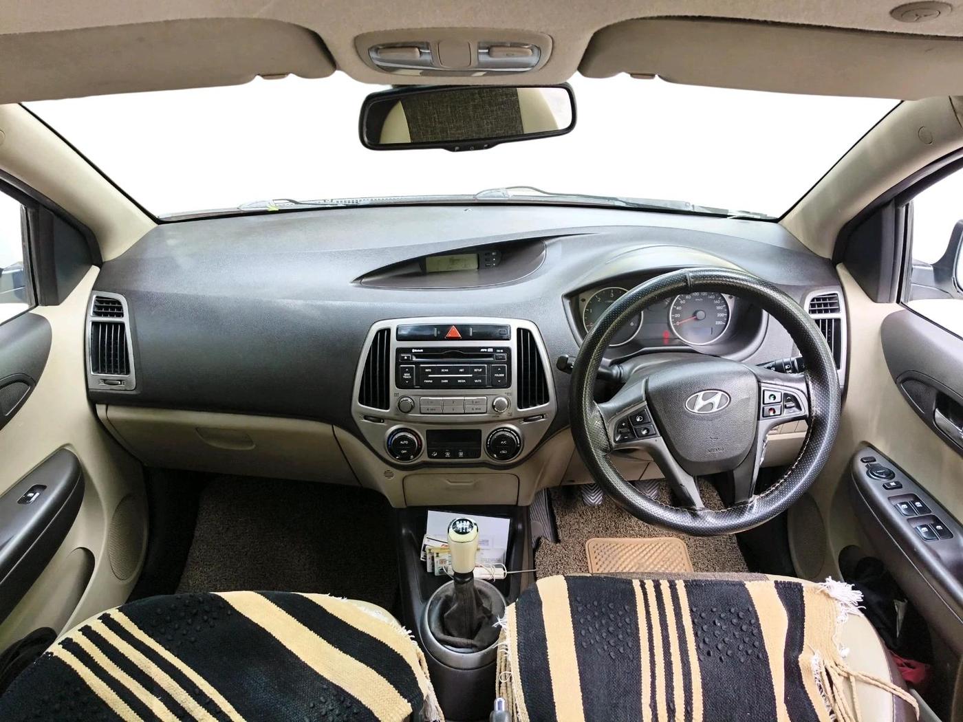 2013 Hyundai i20 SPORTZ 1.4 CRDI, Diesel, Manual, 83,350 km, interior