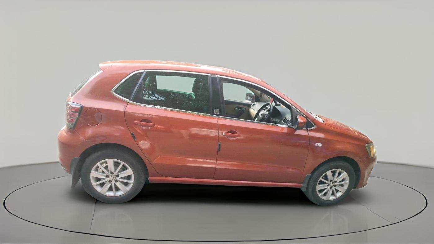 2014 Volkswagen Polo HIGHLINE1.5L, Diesel, Manual, 1,86,931 km, exterior