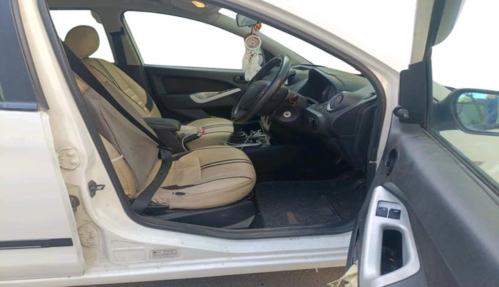 2012 Ford Figo ZXI 1.4 DIESEL, Diesel, Manual, 1,21,694 km, interior