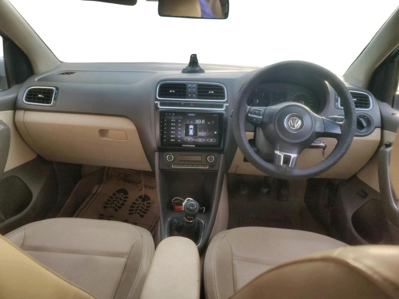 2014 Volkswagen Vento HIGHLINE DIESEL 1.6, Diesel, Manual, 1,14,183 km, interior