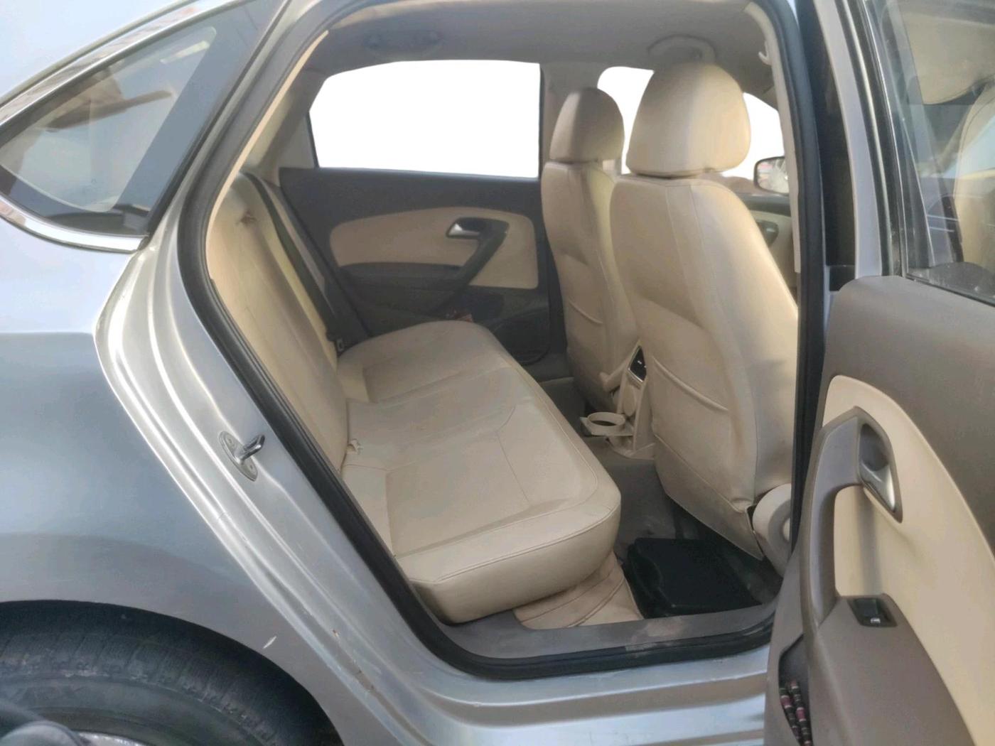 2014 Volkswagen Vento HIGHLINE DIESEL 1.6, Diesel, Manual, 1,14,183 km, interior