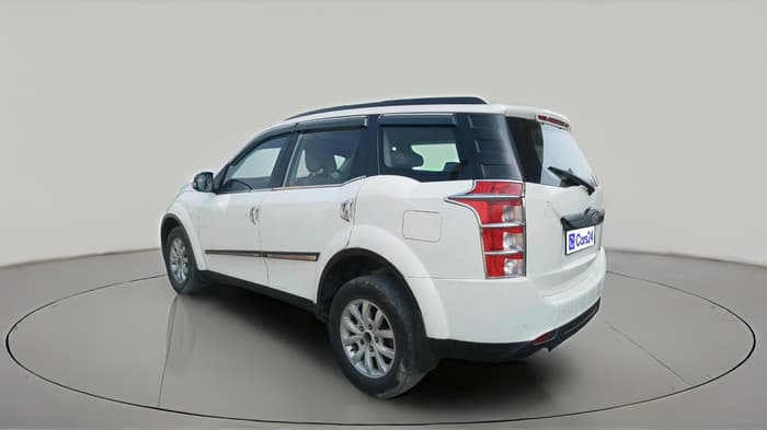 2017 Mahindra XUV500 W10 AT, Diesel, Automatic, 81,318 km, exterior