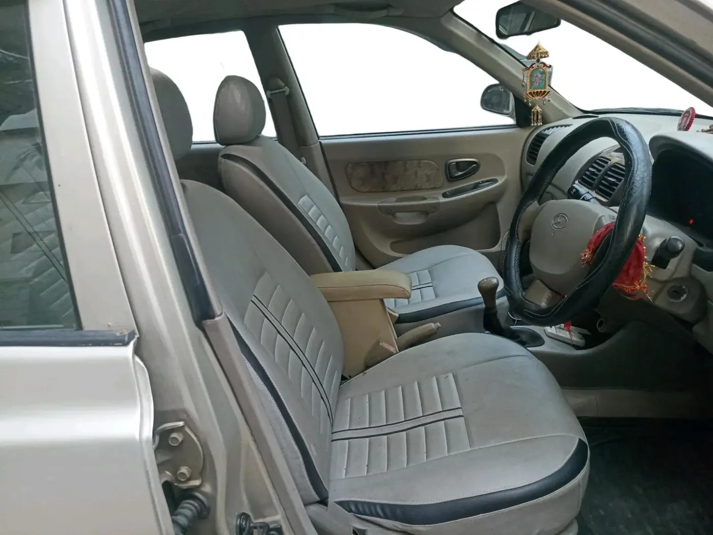 2006 Hyundai Accent VIVA CRDI, Diesel, Manual, 1,43,240 km, interior