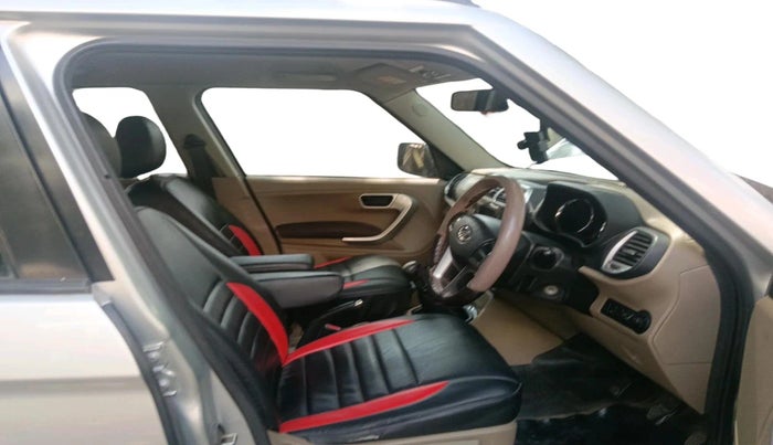 2017 Mahindra TUV300 T8, Diesel, Manual, 36,504 km, interior