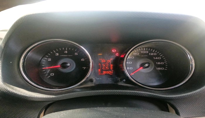 2017 Mahindra TUV300 T8, Diesel, Manual, 36,504 km, interior