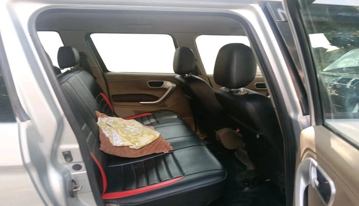 2017 Mahindra TUV300 T8, Diesel, Manual, 36,504 km, interior