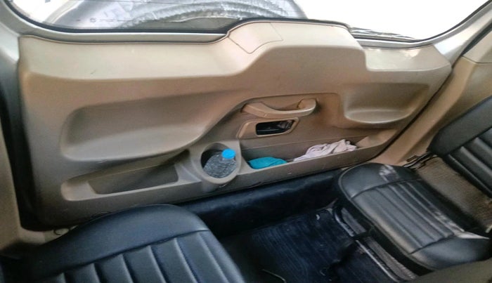 2017 Mahindra TUV300 T8, Diesel, Manual, 36,504 km, interior