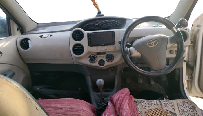 2015 Toyota Etios Liva G, CNG, Manual, 91,902 km, interior
