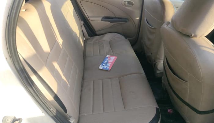 2015 Toyota Etios Liva G, CNG, Manual, 91,902 km, interior