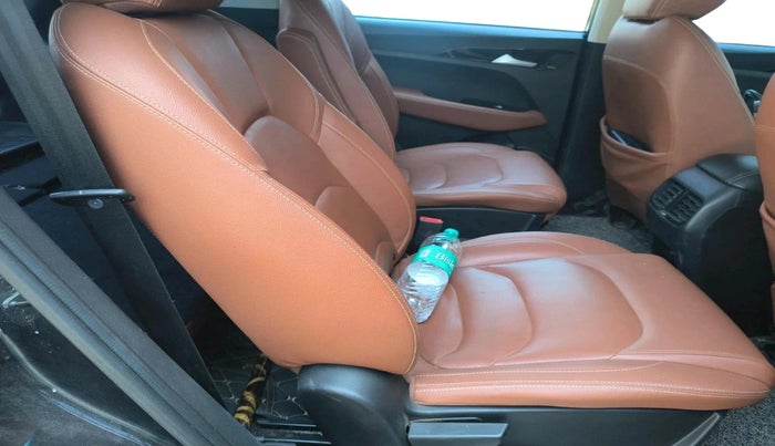 2021 MG HECTOR PLUS SHARP 2.0 DIESEL TURBO MT 6-STR, Diesel, Manual, 29,332 km, interior