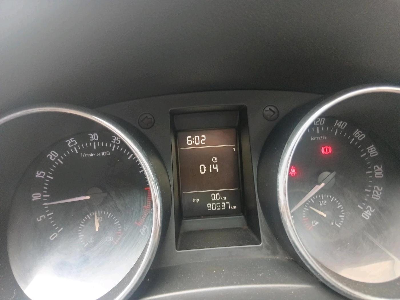 2011 Skoda Yeti ELEGANCE 2.0 TDI CR 4X4, Diesel, Manual, 90,537 km, interior