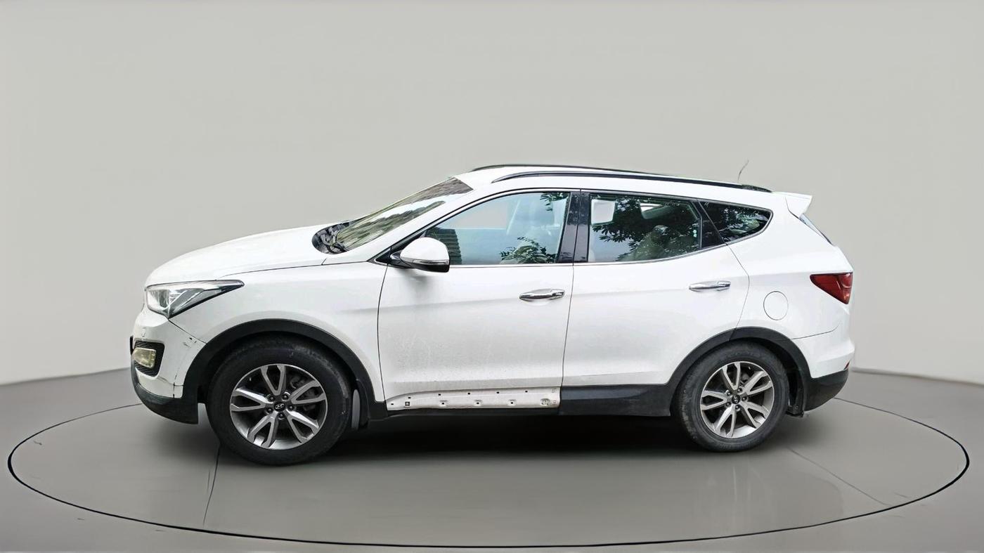 2016 Hyundai Santa Fe 4 WD AT, Diesel, Automatic, 1,57,284 km, exterior