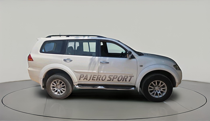 2014 Mitsubishi Pajero Sport 2.5 MT, Diesel, Manual, 95,268 km, exterior