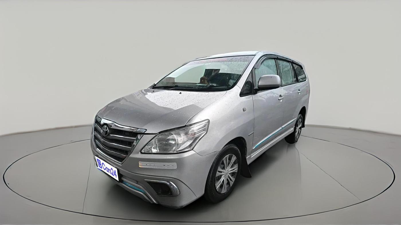2013 Toyota Innova 2.5 G 8 STR, Diesel, Manual, 1,60,102 km, exterior