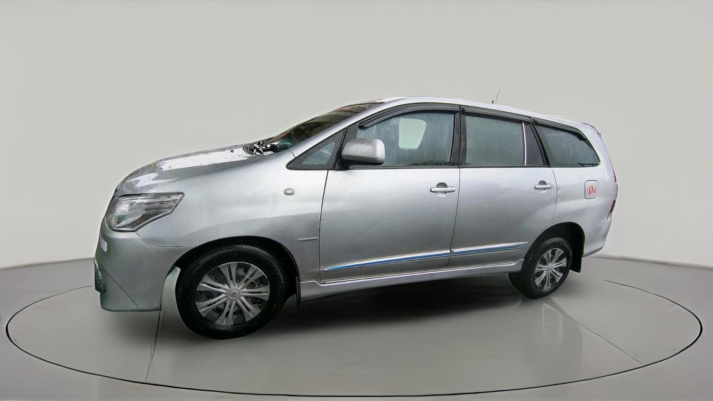 2013 Toyota Innova 2.5 G 8 STR, Diesel, Manual, 1,60,102 km, exterior