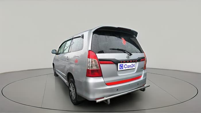 2013 Toyota Innova 2.5 G 8 STR, Diesel, Manual, 1,60,102 km, exterior