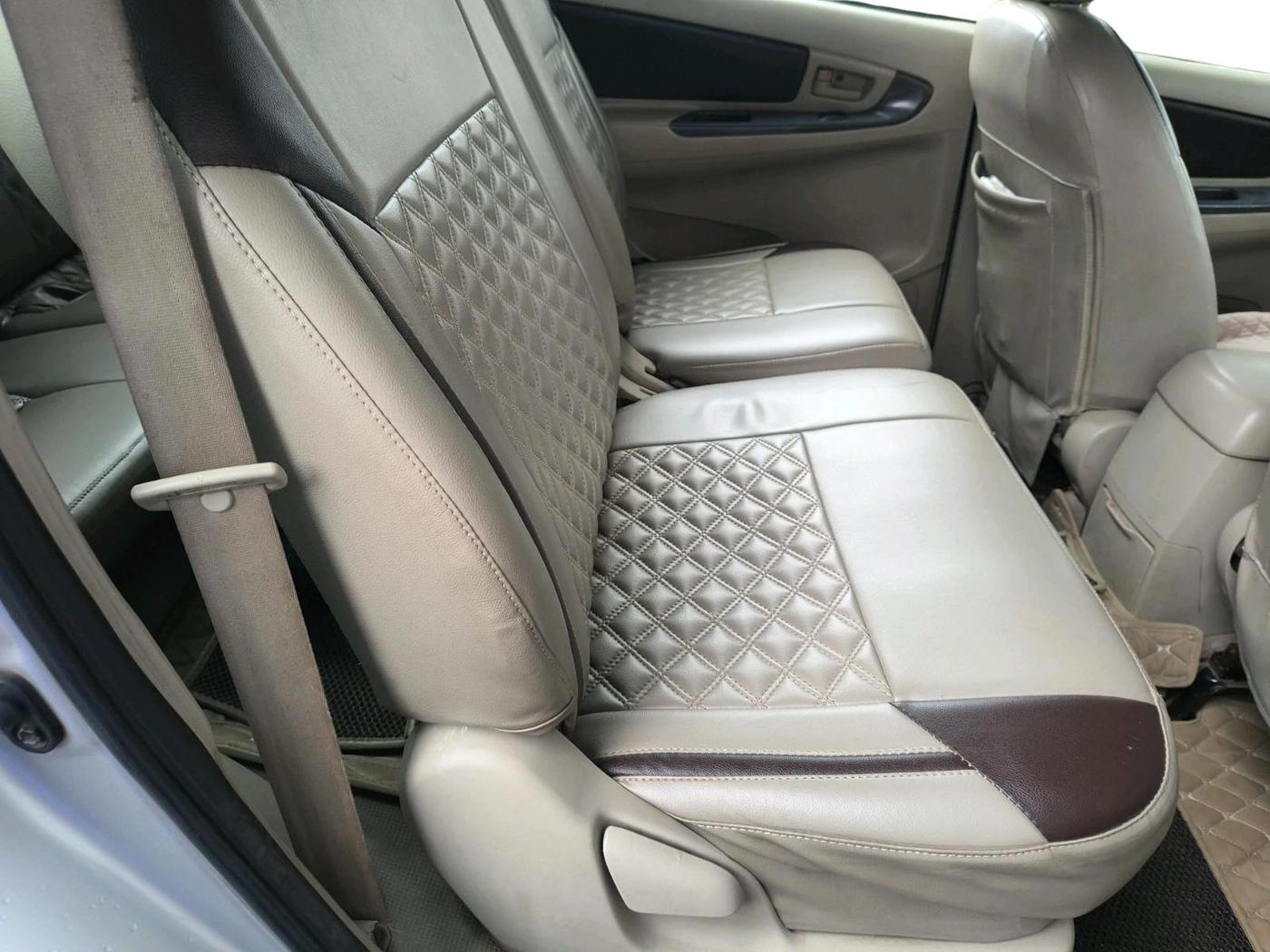 2013 Toyota Innova 2.5 G 8 STR, Diesel, Manual, 1,60,102 km, interior