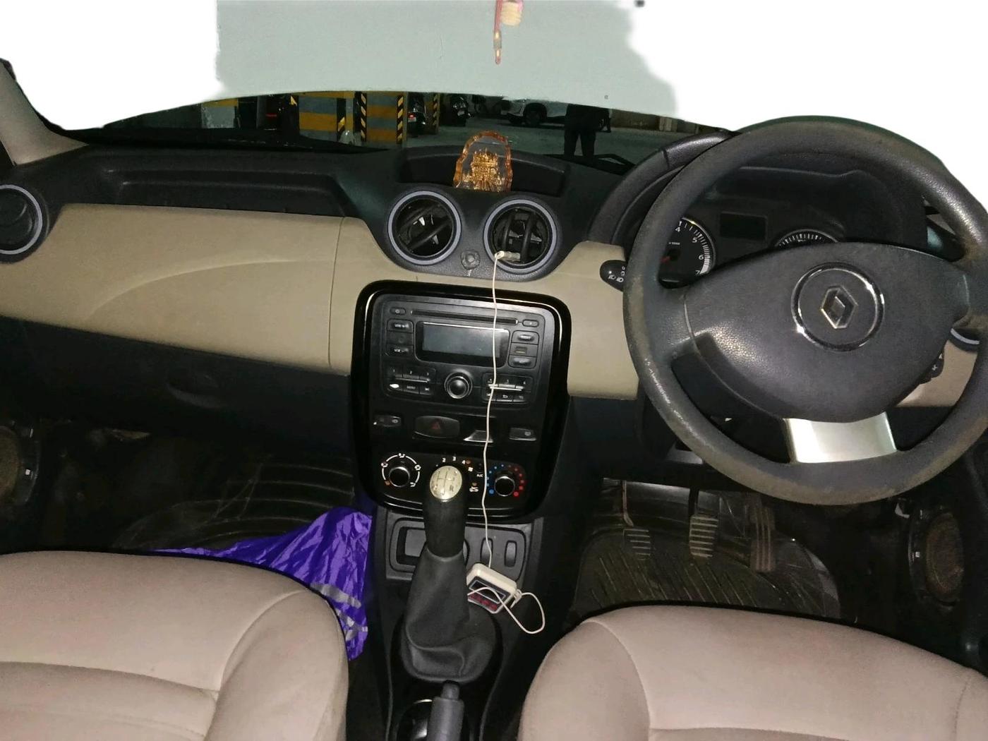 2014 Renault Duster 85 PS RXL DIESEL, Diesel, Manual, 1,17,983 km, interior