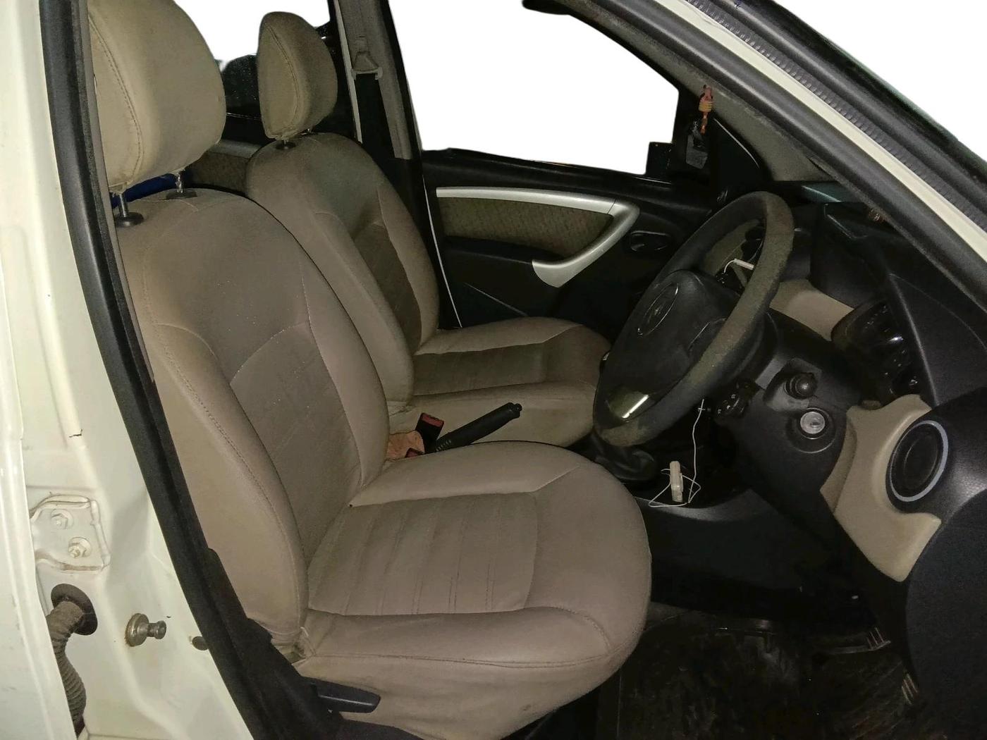 2014 Renault Duster 85 PS RXL DIESEL, Diesel, Manual, 1,17,983 km, interior