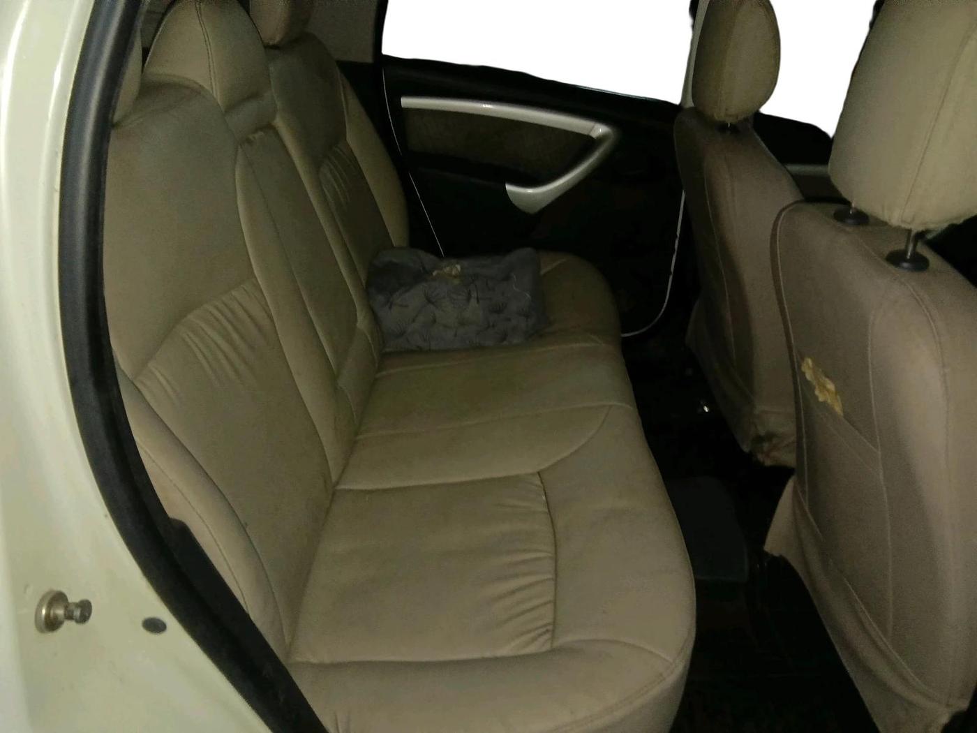 2014 Renault Duster 85 PS RXL DIESEL, Diesel, Manual, 1,17,983 km, interior