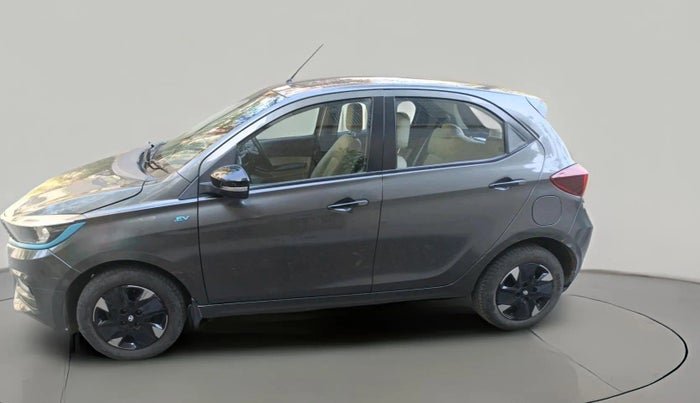 2024 Tata TIAGO EV XZ PLUS TECH LUX LONG RANGE, Electric, Automatic, 32,057 km, exterior