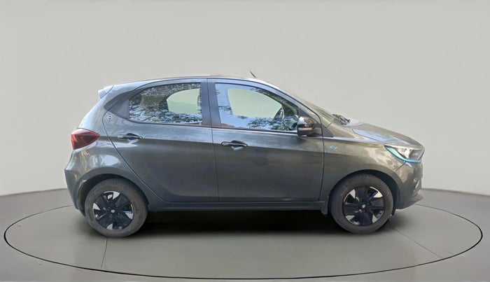 2024 Tata TIAGO EV XZ PLUS TECH LUX LONG RANGE, Electric, Automatic, 32,057 km, exterior