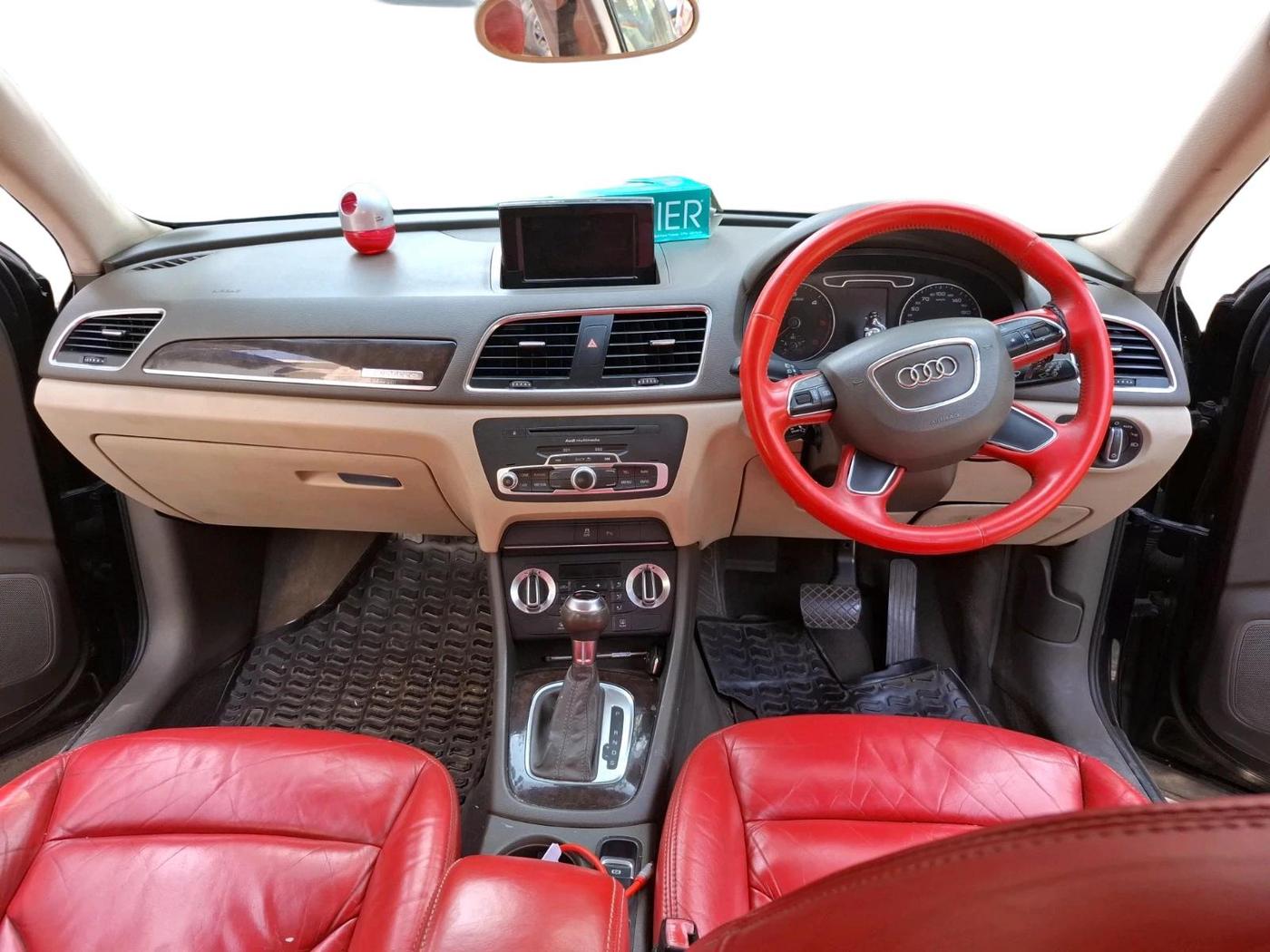 2013 Audi Q3 2.0 TDI QUATTRO, Diesel, Automatic, 1,67,000 km, interior