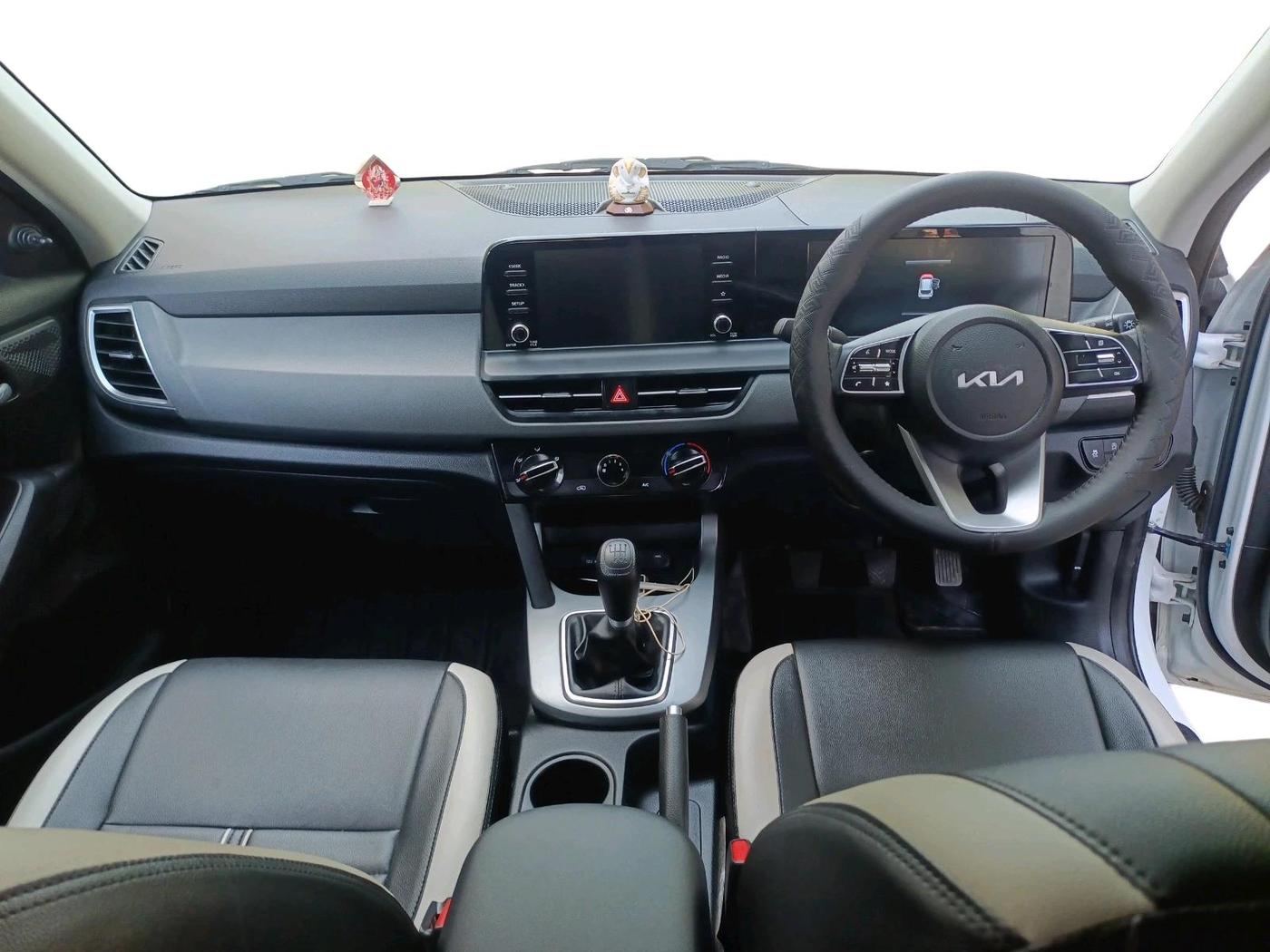 2025 KIA SELTOS HTE (O)1.5 Petrol MT, Petrol, Manual, 3,825 km, interior