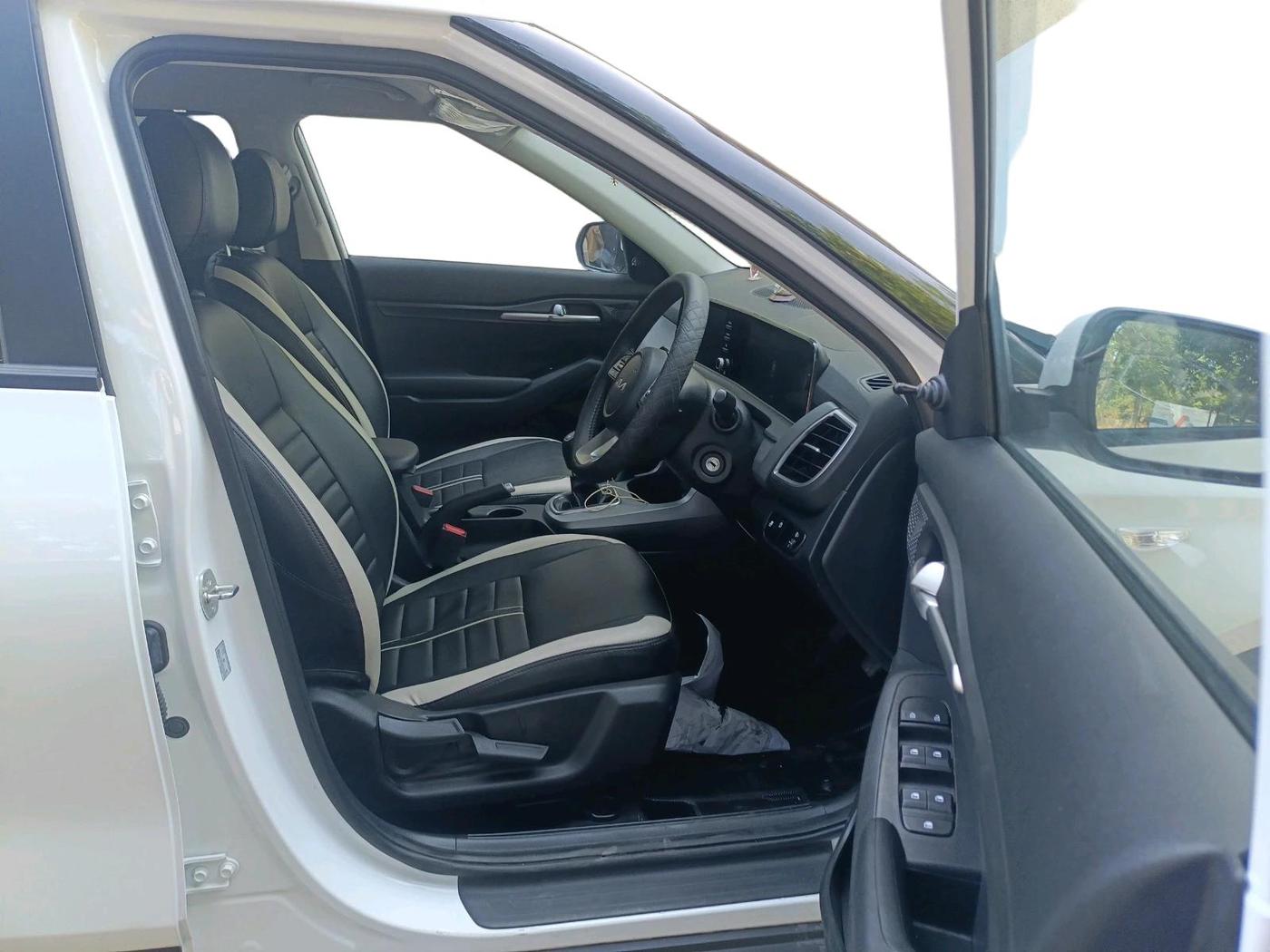 2025 KIA SELTOS HTE (O)1.5 Petrol MT, Petrol, Manual, 3,825 km, interior