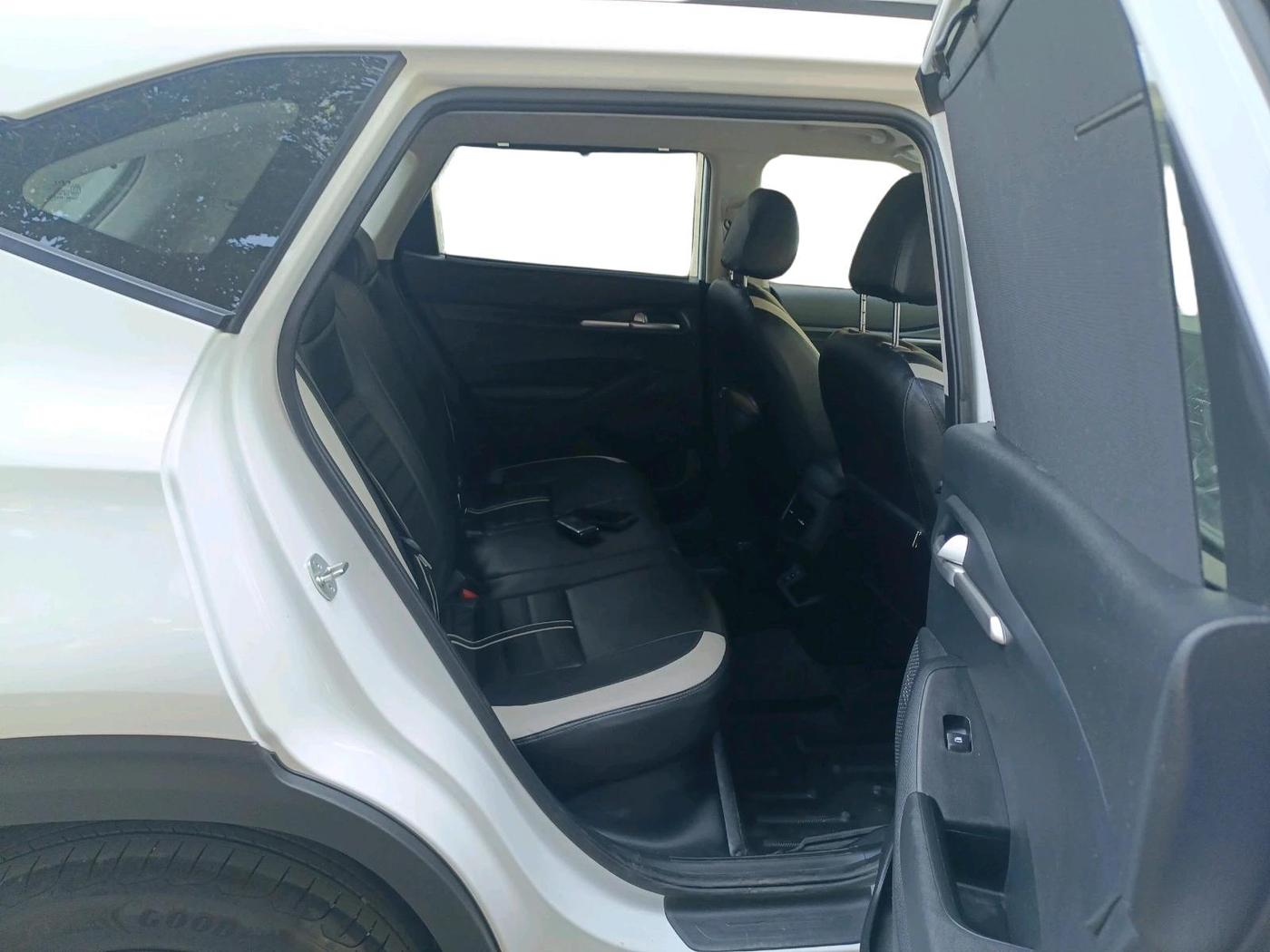 2025 KIA SELTOS HTE (O)1.5 Petrol MT, Petrol, Manual, 3,825 km, interior