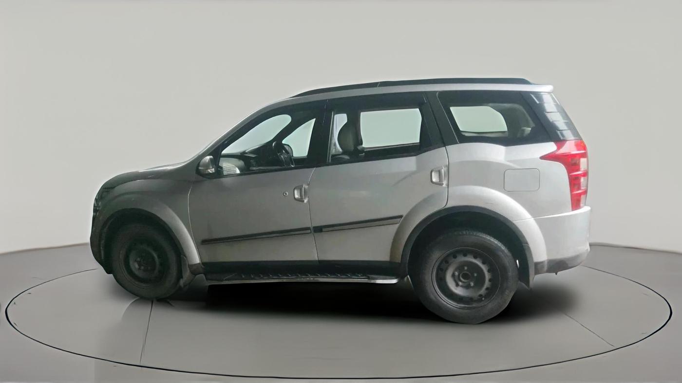 2018 Mahindra XUV500 W6, Diesel, Manual, 94,985 km, exterior