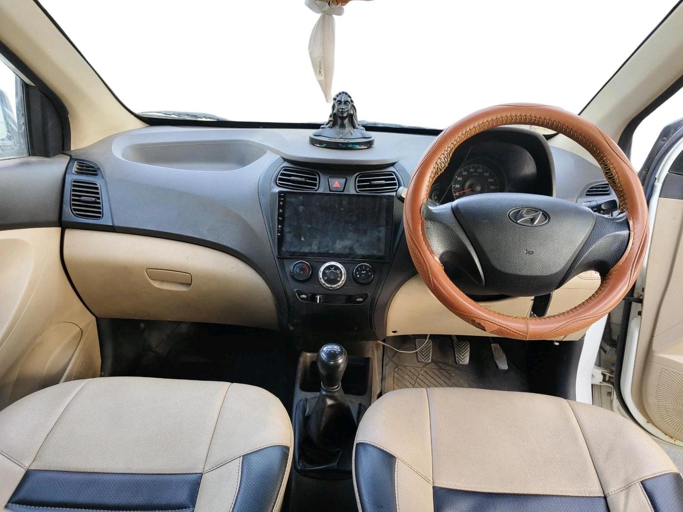 2013 Hyundai Eon ERA +, CNG, Manual, 1,07,741 km, interior