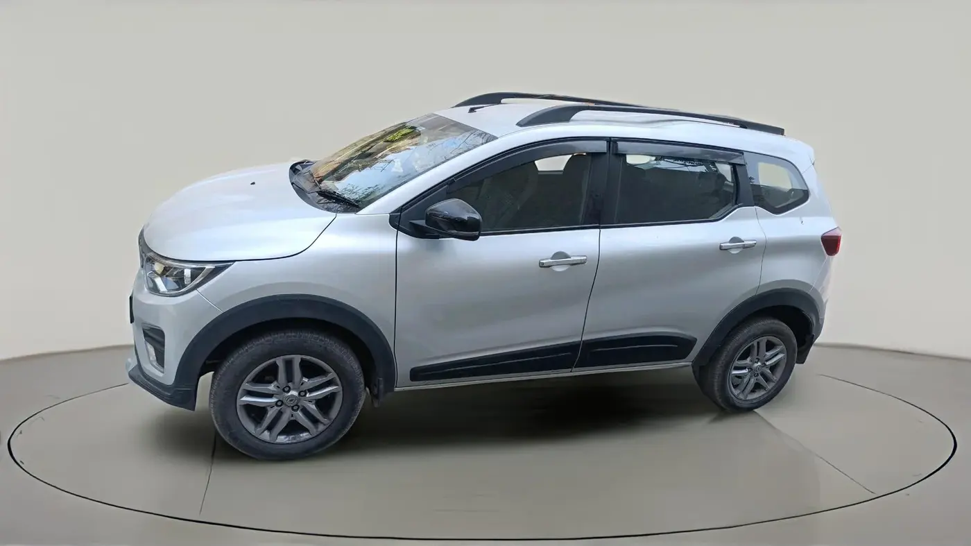 2023 Renault TRIBER RXZ AMT, Petrol, Automatic, 13,094 km, exterior