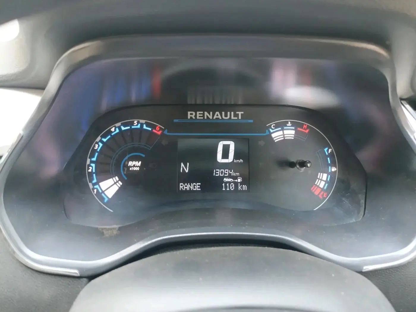2023 Renault TRIBER RXZ AMT, Petrol, Automatic, 13,094 km, interior