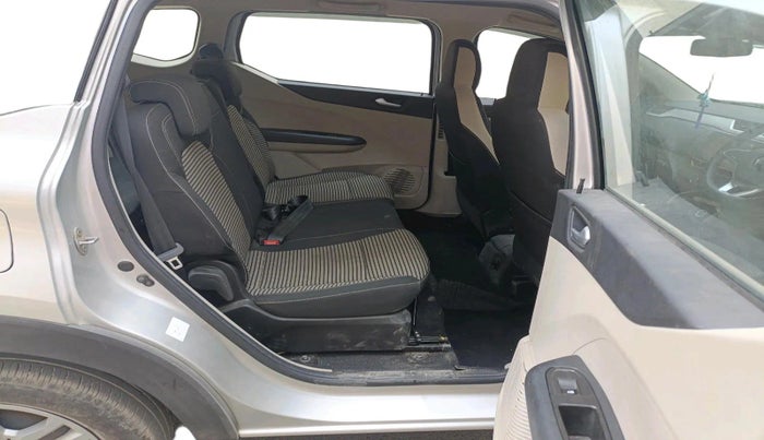 2023 Renault TRIBER RXZ AMT, Petrol, Automatic, 13,094 km, interior