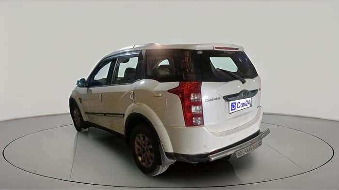 2017 Mahindra XUV500 W10, Diesel, Manual, 1,32,310 km, exterior