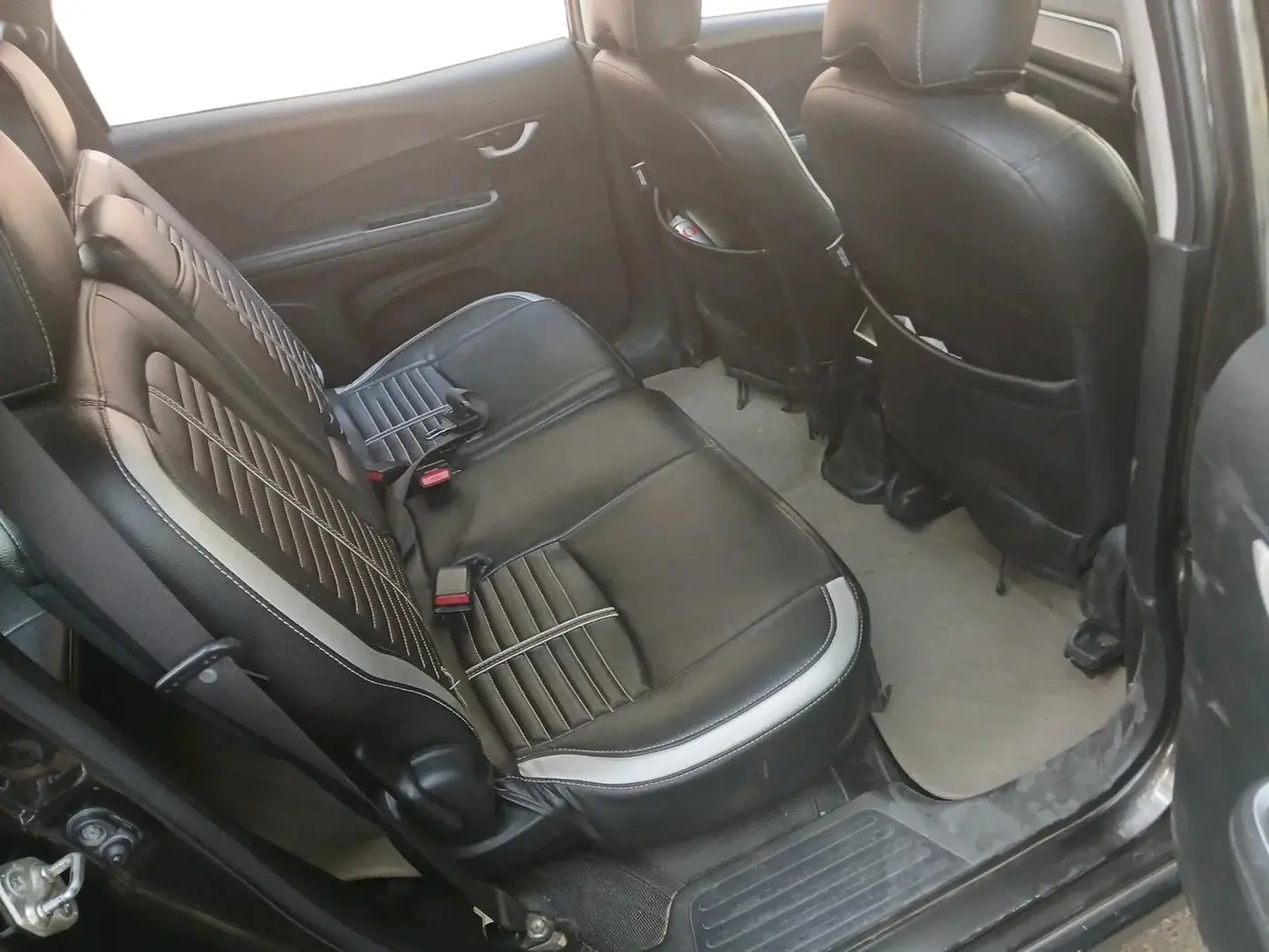 2016 Honda BR-V 1.5L I- DTEC V, Diesel, Manual, 1,39,351 km, interior
