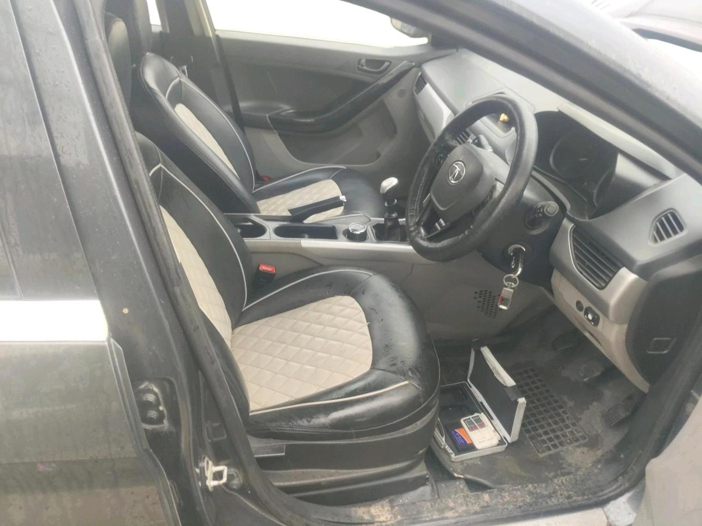 2018 Tata NEXON XM PETROL, CNG, Manual, 99,457 km, interior