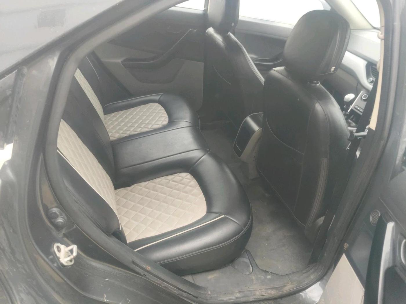 2018 Tata NEXON XM PETROL, CNG, Manual, 99,457 km, interior