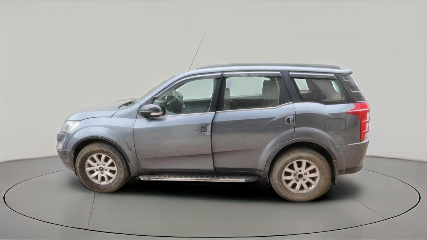 2015 Mahindra XUV500 W10, Diesel, Manual, 1,27,021 km, exterior